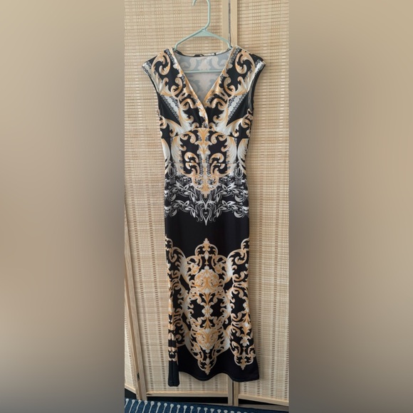 Dresses & Skirts - Baroque Print Bodycon Maxi Dress